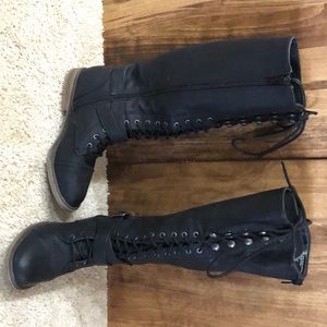 Black women’s lace-up/zip-up boots Size 6